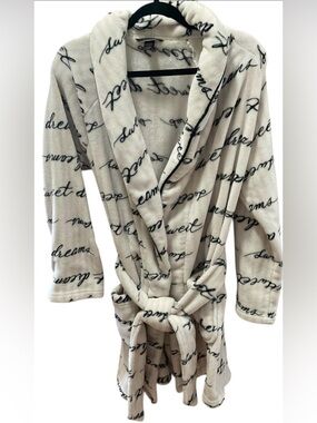 Victoria Secret Sweet Dreams Robe xs/s